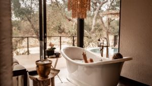 Dulini Moya Last Minute Specials Luxury Bath