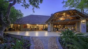 Savanna Lodge Last Minute Specials main lodge area