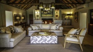 Savanna Lodge Last Minute Specials guest lounge